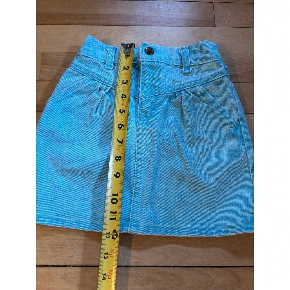 Vintage OshKosh B'Gosh Girls blue Denim Skirt Size 5 Pockets Made in USA
